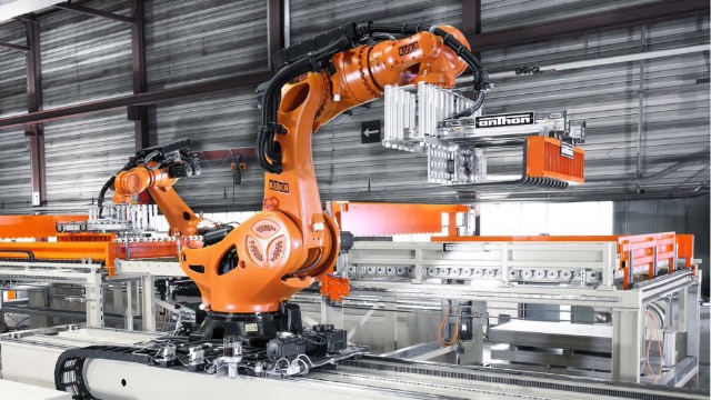 Промышленные роботы и инновационные технологии в производстве.